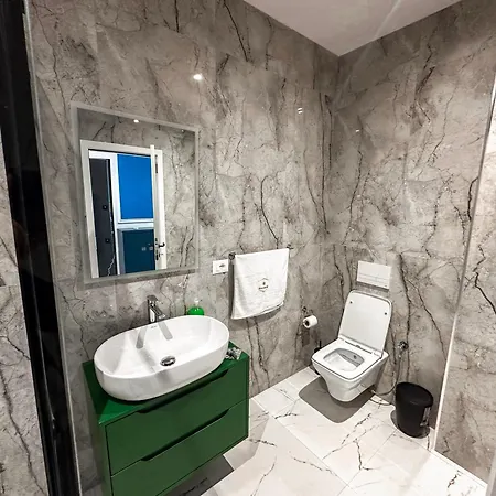 Ekam Sun Daire Golem (Tirana)